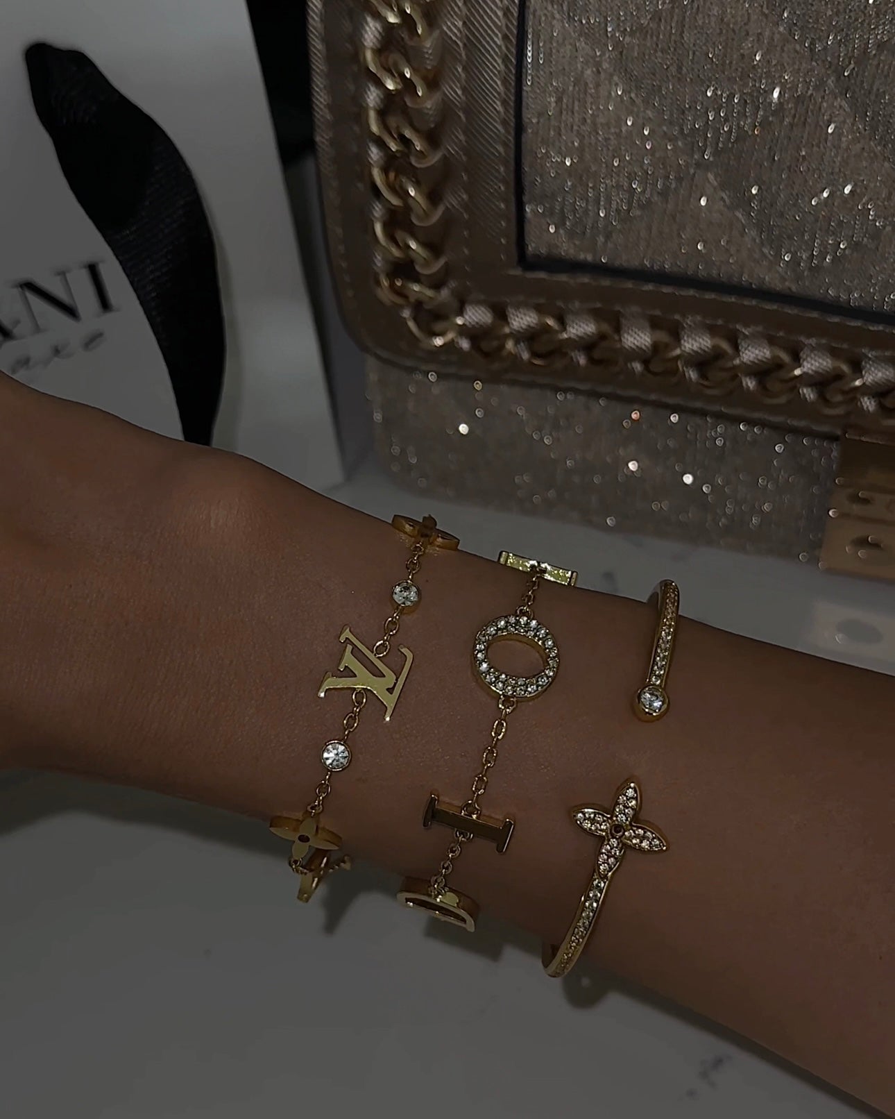 Pulsera de CD de Oro | Elegancia Atemporal
