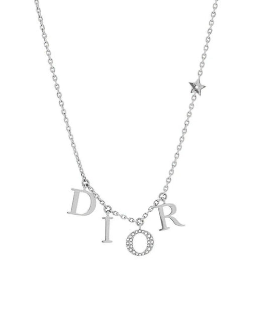 Collar de CD Plateado | Elegancia Brillante